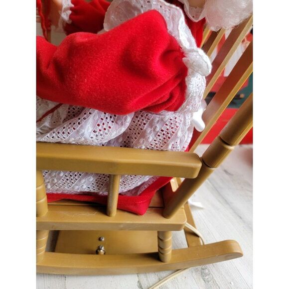 Vintage Santa's best knitting rocking chair Mrs Claus xmas animated decor - Picture 13 of 15